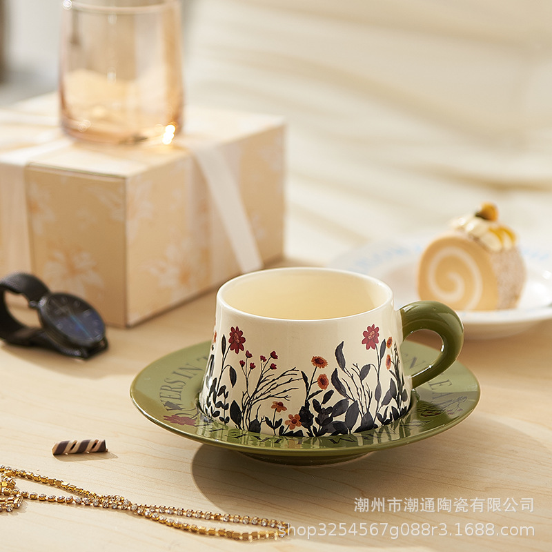 Tazas de café exquisitas y platos parejas tazas de menú de flores retro de alto valor de cara regalo de mano marca taza caja de regalo
