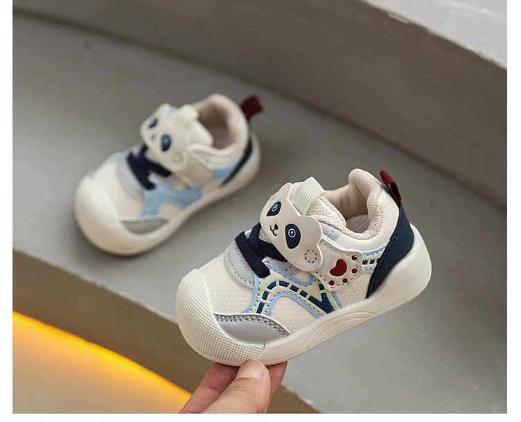 Babyskor med mjuk sula som andas för första stegen_voghion.com