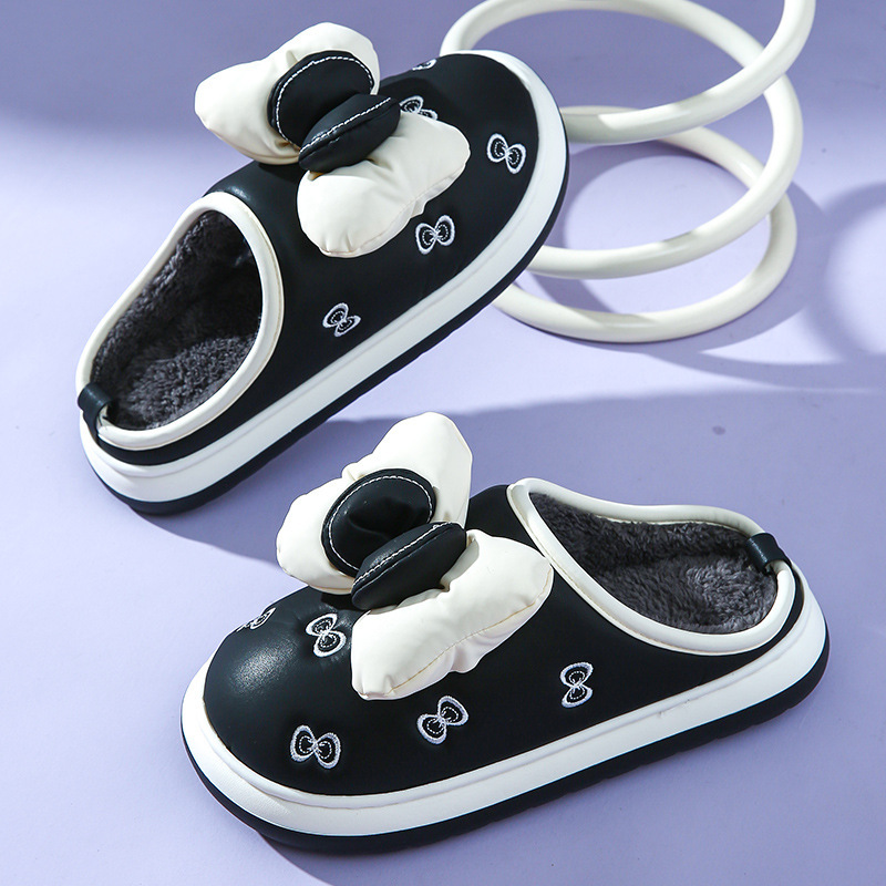 Zapatillas de algodón de suela gruesa para mujer en otoño e invierno, ropa exterior con lazo nuevo, interior para el hogar, además de zapatillas de algodón cálidas e impermeables de terciopelo para in