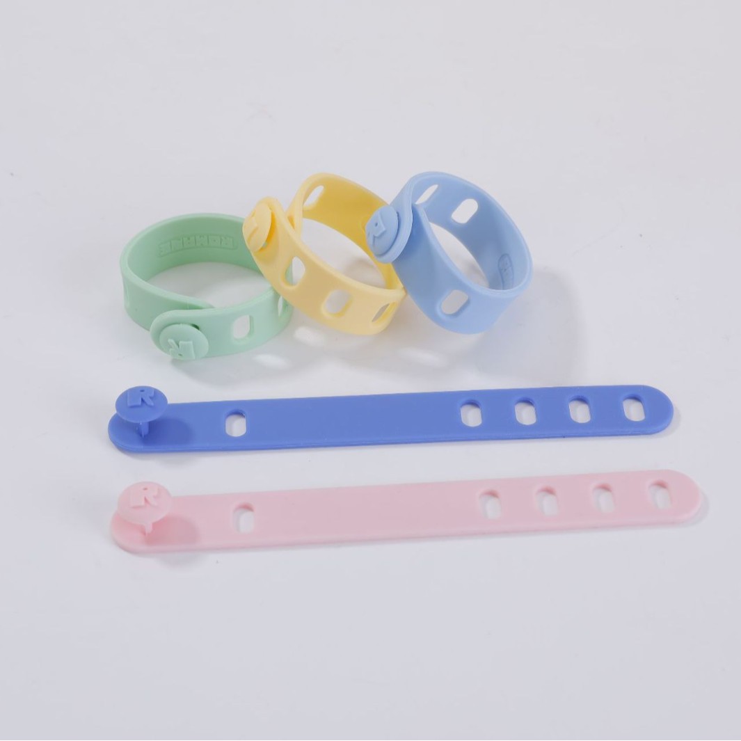 creative handheld headphones