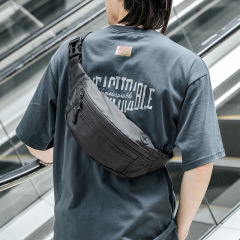 卸売りの斜めショルダーバッグの男性のファッションの流行のカジュアルなショルダーバッグの多機能のスポーツの胸の包みの軽やかな百合のリュックサックの男性の包み