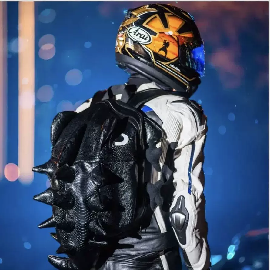 摩托车尾包女骑行头盔背包机车油箱包骑士双肩包男蜥蜴书包后座包