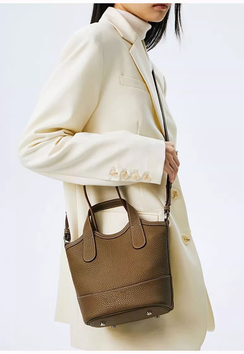 Borsa a secchiello in vera pelle blu pendente NINA/Enya dello stesso stile di Zhu Zhu 2024, borsa a tracolla con tracolla singola_voghion.com