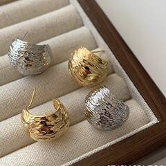 ステンレス鋼のイヤリング誇張されたレトロなハイエンドのライト高級 C 字型 18 K 女性ニッチデザインイヤリングコールドスタイルイヤリング