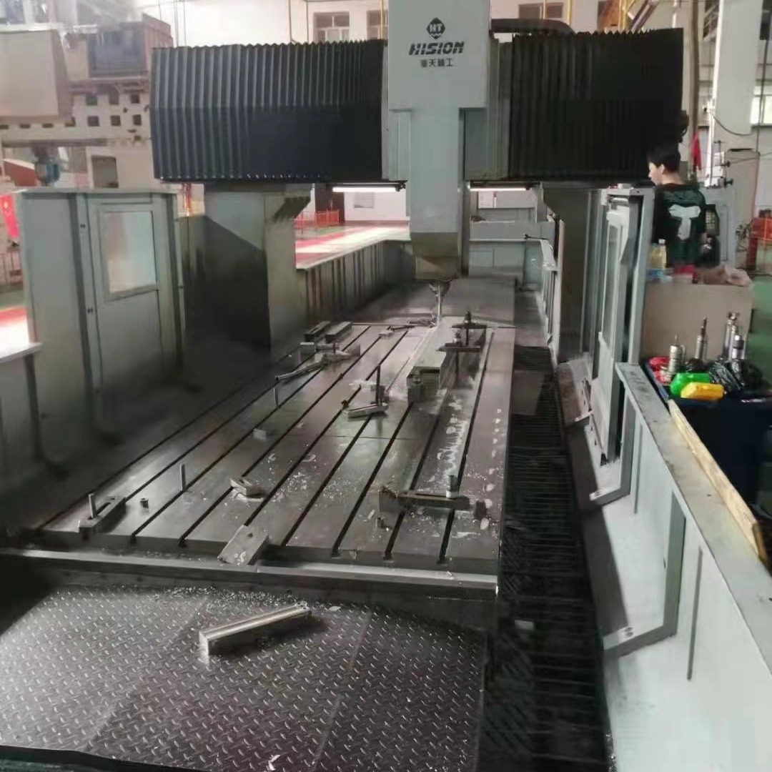 华东威海TK6913/60x30型数控落地镗铣床，龙门加工中心GMC2560RL