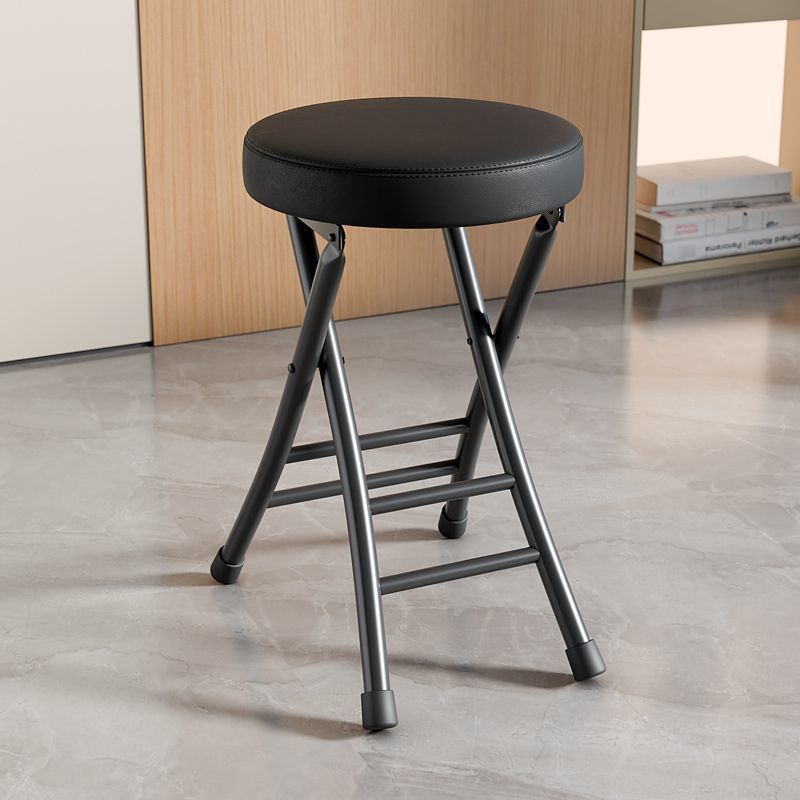 [두꺼운쿠션] 블랙 프레임과 블랙 표면의 접이식 스툴