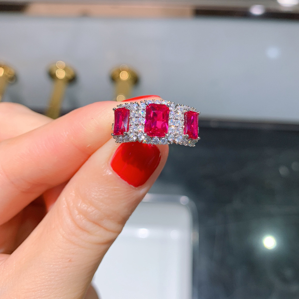 Dames ring met robijn in europese en amerikaanse trendstijl_voghion.com