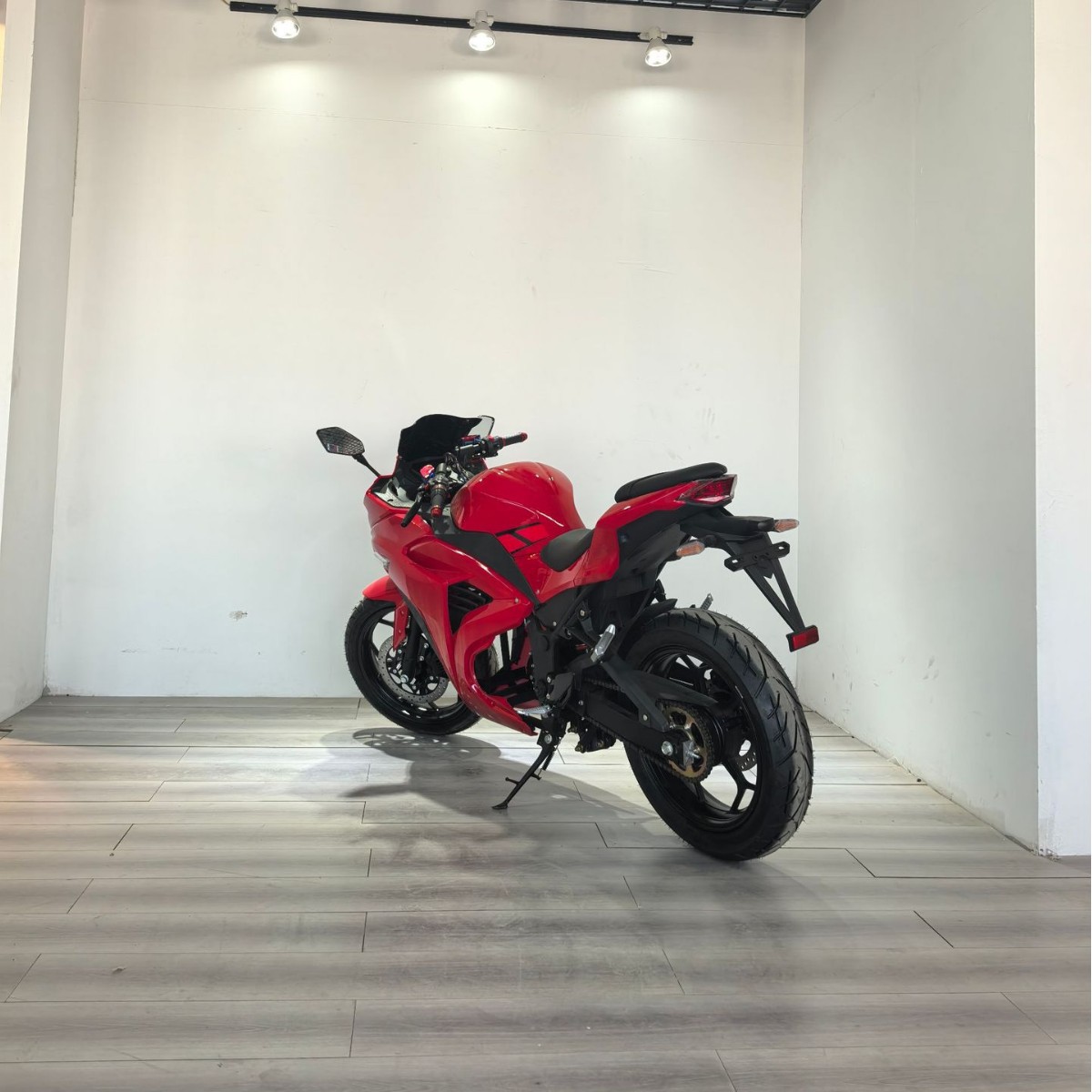 Электрический мотоцикл Powerful God DLS300D-X 2000W без аккумулятора