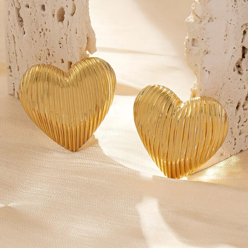 Pointed titanium steel lip stud product view