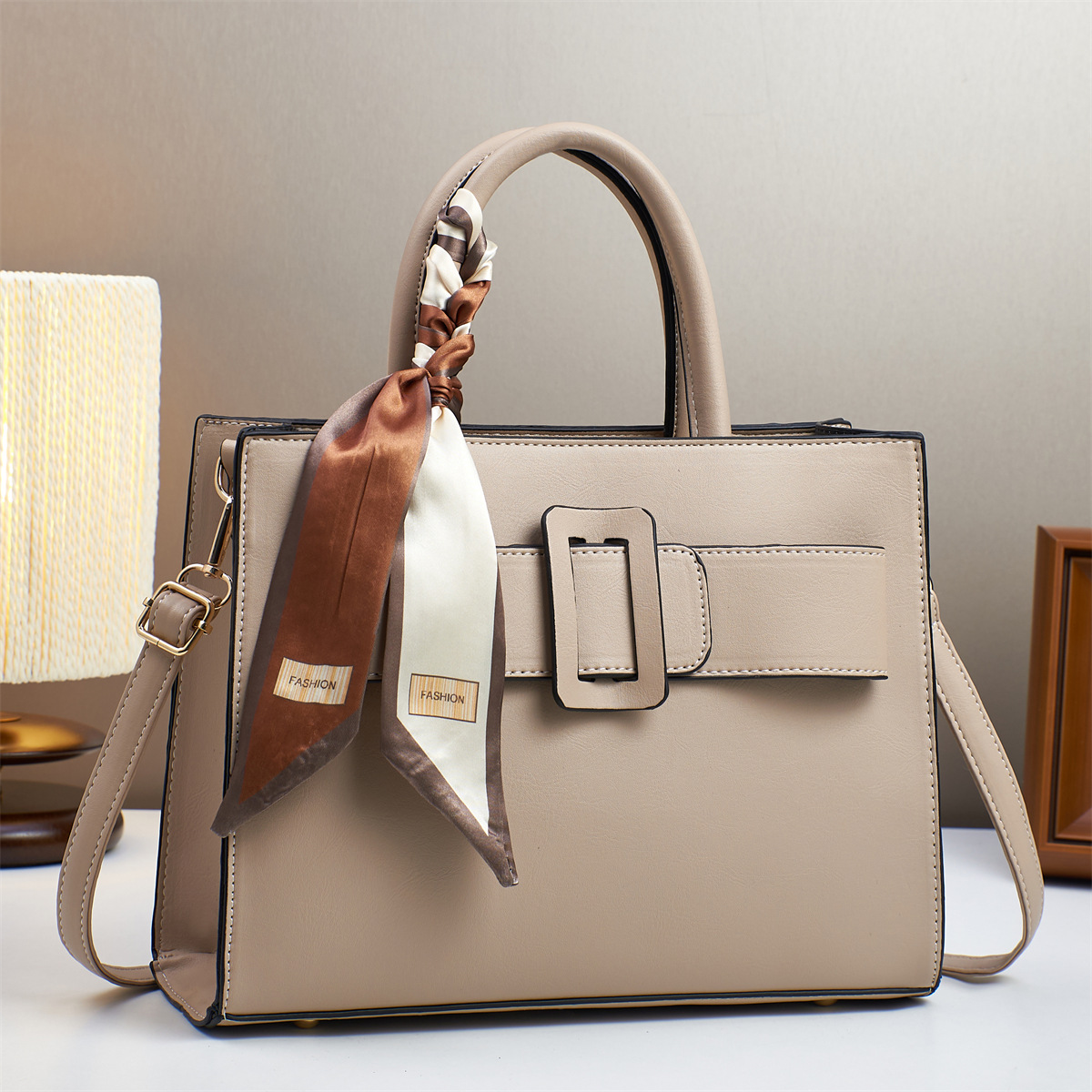 2025 marca bandolera de todo fósforo para mujer nuevo estilo de gran capacidad, sensación de alta gama, bolso de la madre, bolso de mediana edad