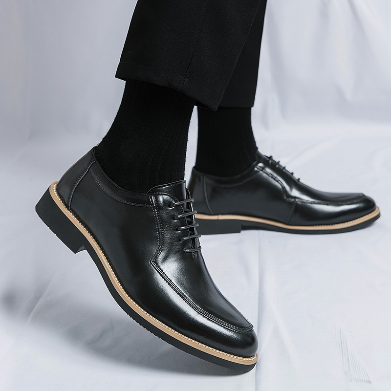 Zapatos de cuero ropa formal de negocios para hombres zapatos casuales de suela gruesa 2024 primavera y otoño moda británica zapatos de boda de novio puntiagudos