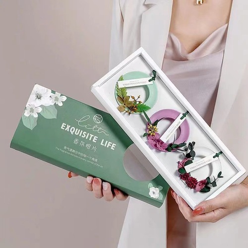 Essential oils, dried flowers, solid aromatherapy, bathroom shoe cabinet, wardrobe, aromatherapy wax tablets, perfume pendants, gift accompaniments, gift boxes
