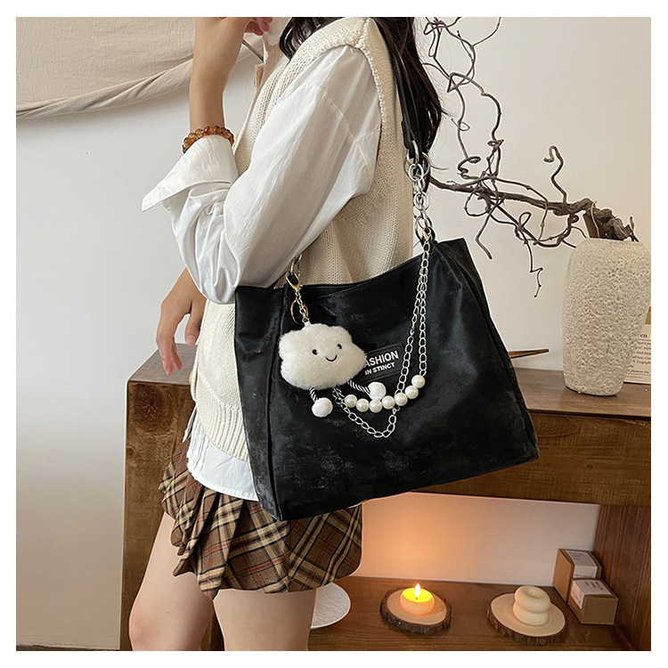 Large-capacity work commuting bag for women, new autumn 2024, versatile and fashionable beaded chain single-shoulder bag tote bag undefined