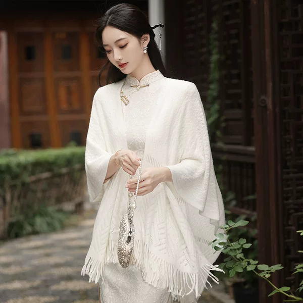 Chinese-Style White Qipao Shawl Paired with a 2026 Spring and Autumn New Niche Simple and Elegant Cape Cardigan
