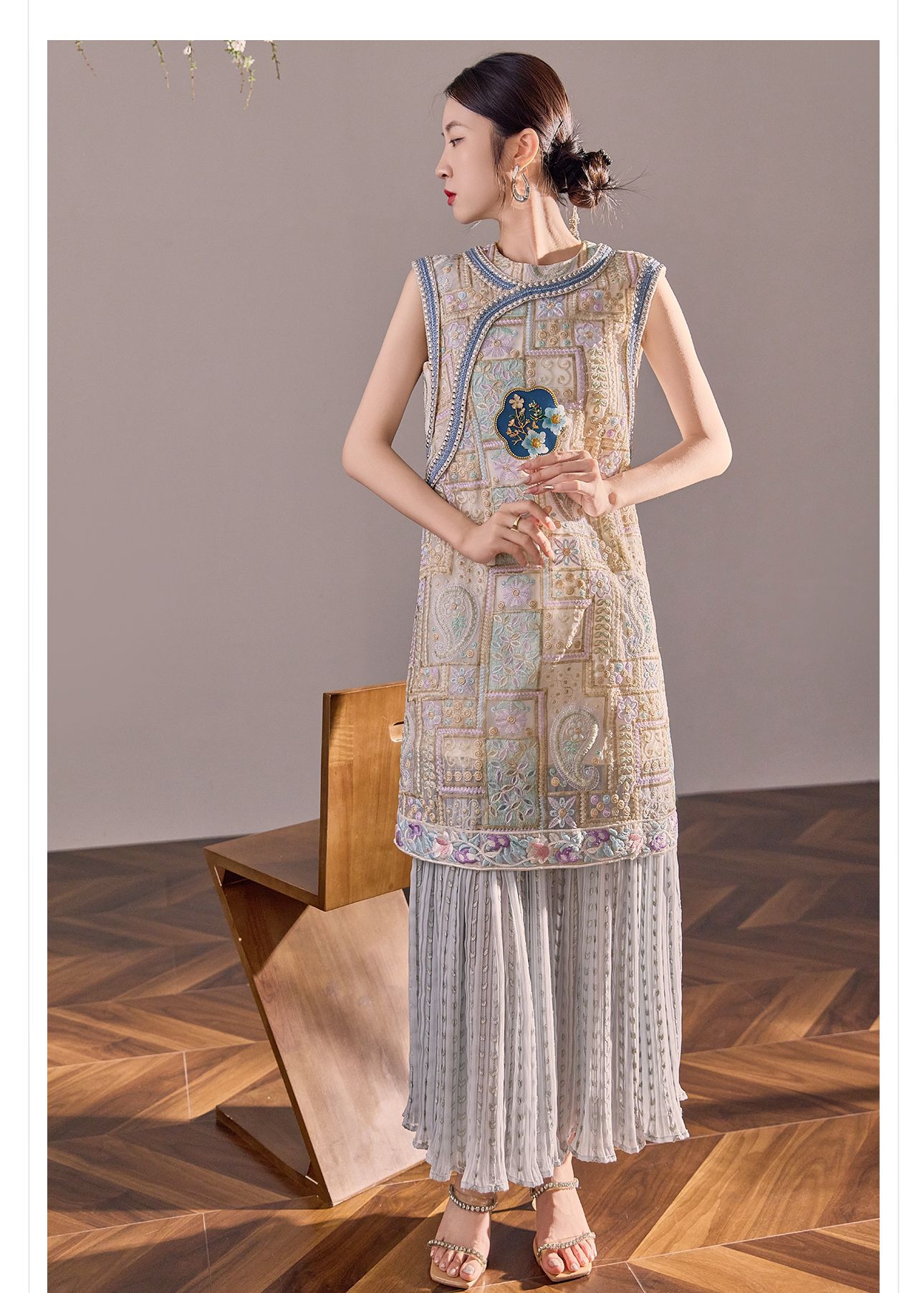 Đầm maxi nữ thêu tay phong cách Trung Hoa mới, tay ngắn, cổ tròn, chân váy dài có thể tháo rời — Màu xanh mơ chi tiết 11
