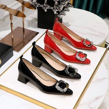 1235-K52 style banquet women's shoes patent leather shallow mouth pointed metal rhinestone belt buckle middle heel thick single order shoes