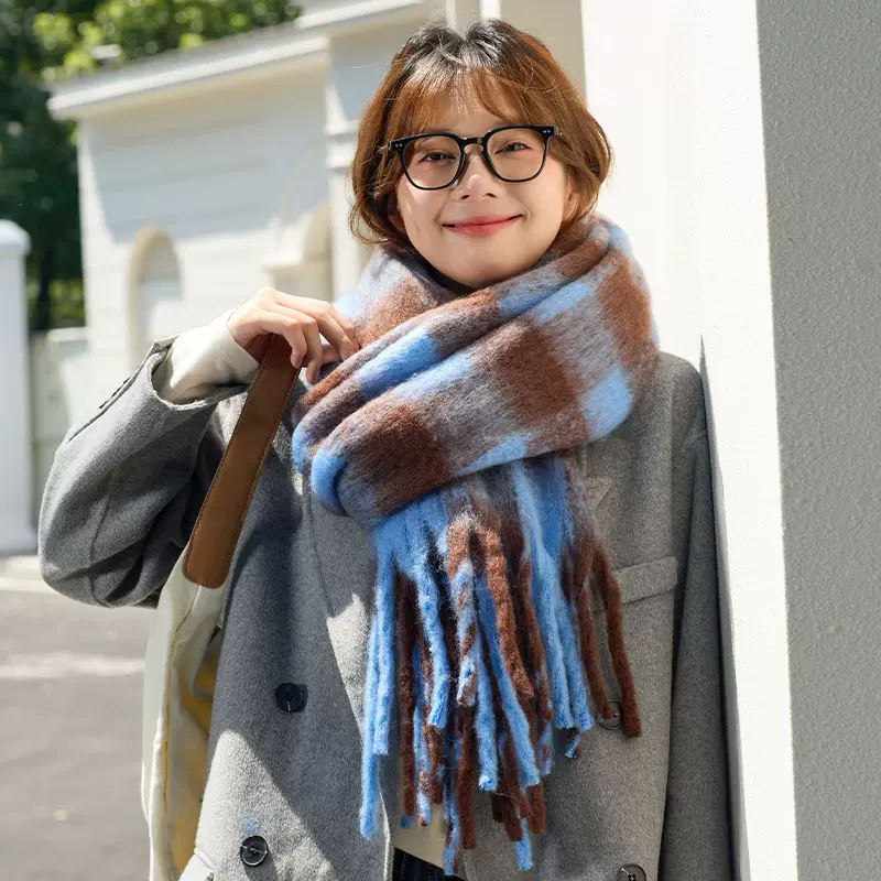 2024新款秋冬蓝黑格子围巾女冬季高级感复古流苏保暖百搭围脖披肩