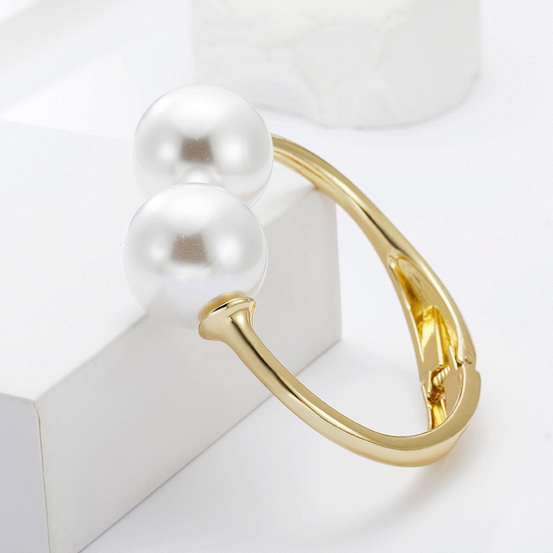 45g Weight Silver Plated Plating Material Bangle Classification Alloy Chain Material 1 Piece Quantity Casual, Daily Occasion Metal Material Solid Color Pattern Women's, Men's Gender Plating Design Elegant, Vintage Style Style Gold Color Europe And America Fashion Trend Open-Ended Bracelet Metal Texture Pearl Design Bracelet 10