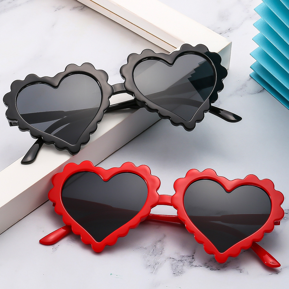 Gafas de dibujos animados para bebés lindos, gafas de sol anti-ultravioleta para niños y niñas de moda en forma de corazón, gafas de sol de amor para niños personalizadas