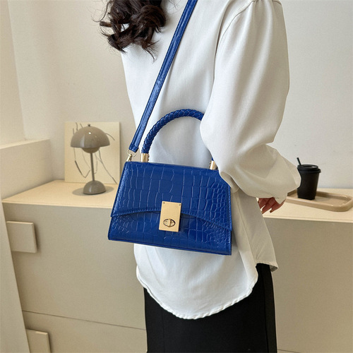 Casual portable crossbody bag this year's popular bag for women  spring new fashion simple shoulder bag commuter bag