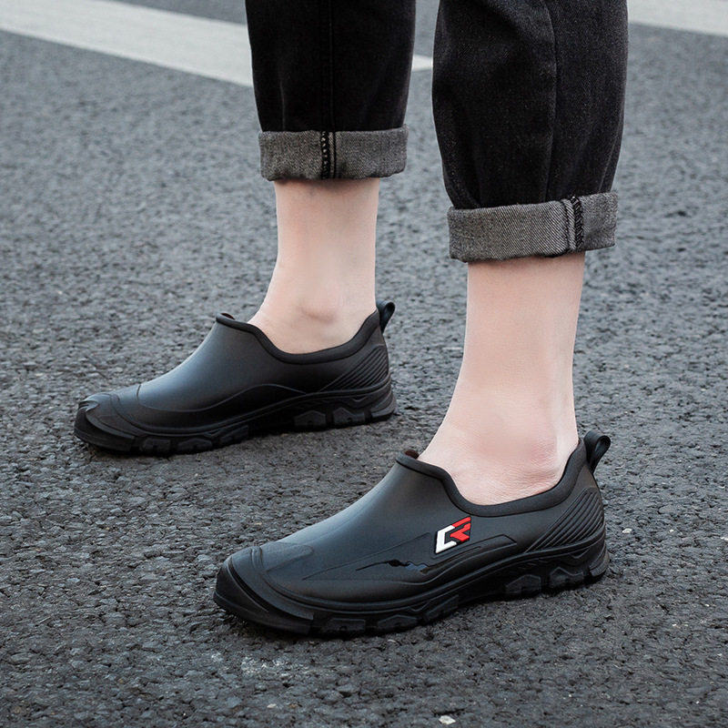 women's lightweight low sneakers