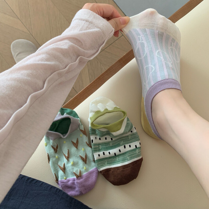 Trendy Artistic Design Socks for Women, Spring and Summer Short Socks, Non-Slip, Thin, Low-Cut, Invisible Boat Socks Trendy Artistic Design Socks for Women, Spring and Summer Short Socks, Non-Slip, Thin, Low-Cut, Invisible Boat Socks