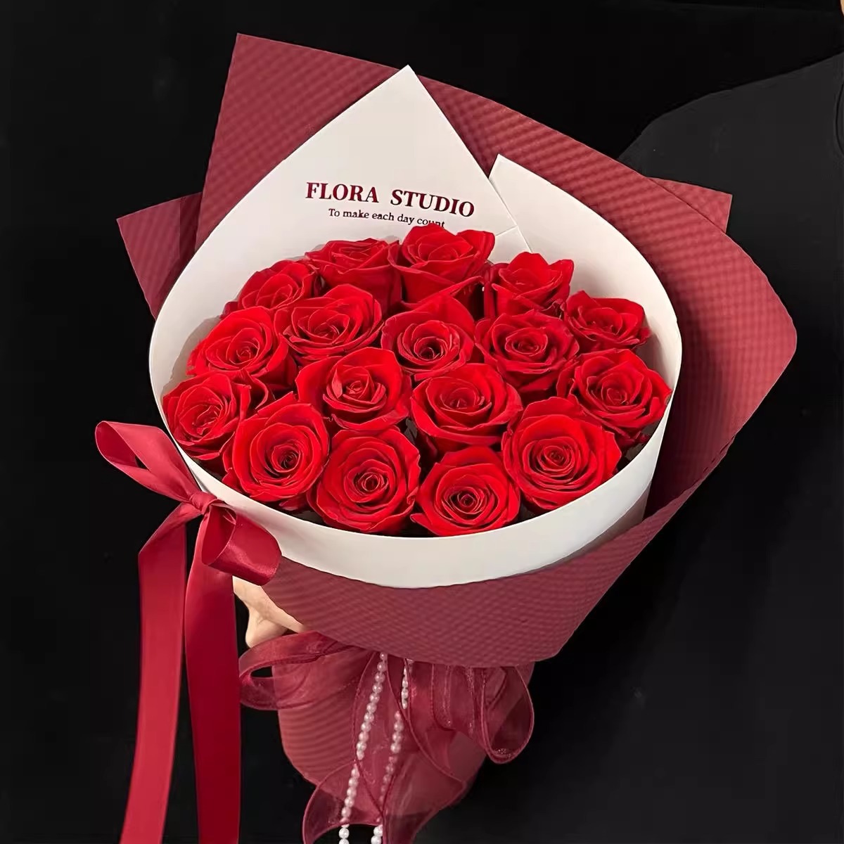 Siete colores, vals en inglés, película estereotipada, película de modelado rojo neto, flores, arte floral, materiales del día de San Valentín, instalación de flores