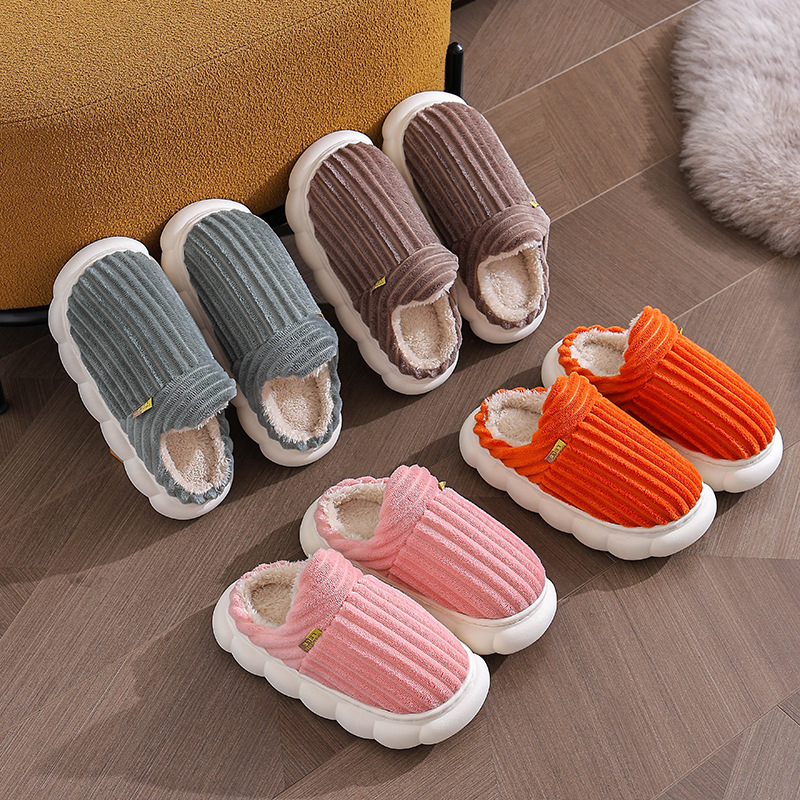 Zapatillas de algodón para hombres invierno 2024 nuevas zapatillas de cabello cálidas para el hogar para hombres otoño y invierno