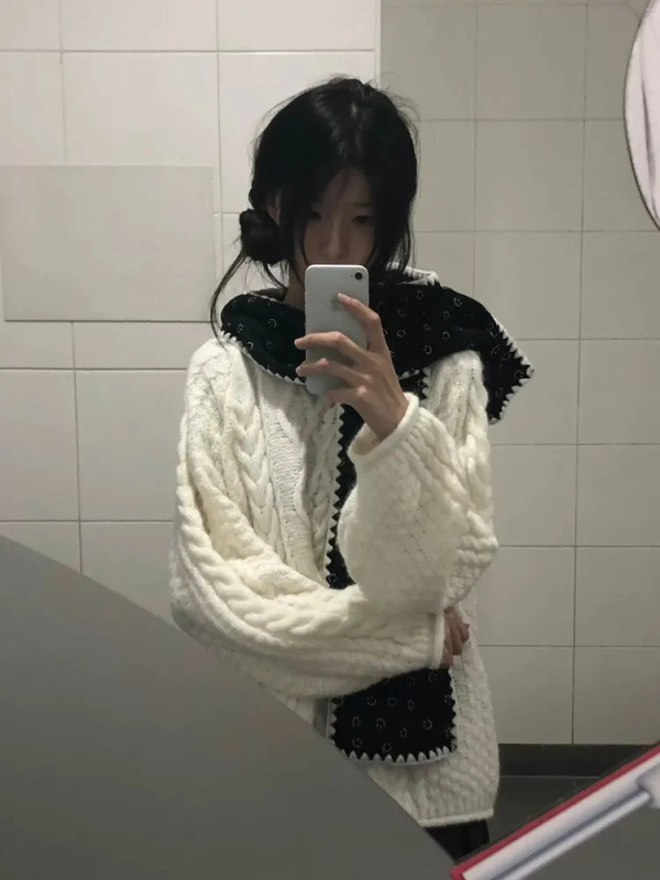 怠惰な風の立体の麻の花の太い線は花のセーターの女性の秋冬の新型の巻きの縁を巻いて厚い毛のニットの服を設計します。|undefined