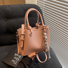 手拎高级感时尚水桶包2025新款韩版ins潮流休闲单肩包百搭斜挎包