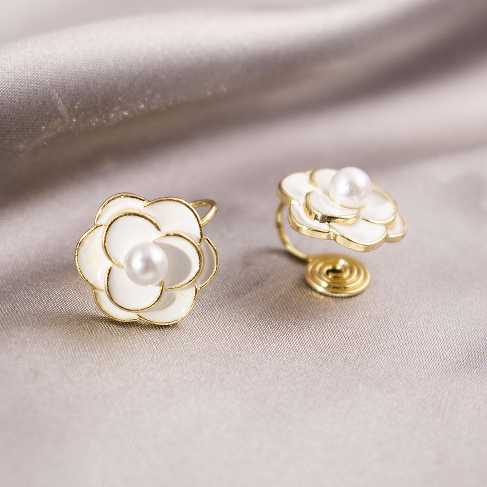 Lujo ligero, incienso pequeño, placa de incienso para mosquitos, pinzas para las orejas, pendientes de nicho para mujeres sin orejas perforadas, pendientes simples, compactas y versátiles de Yiwu al por mayor