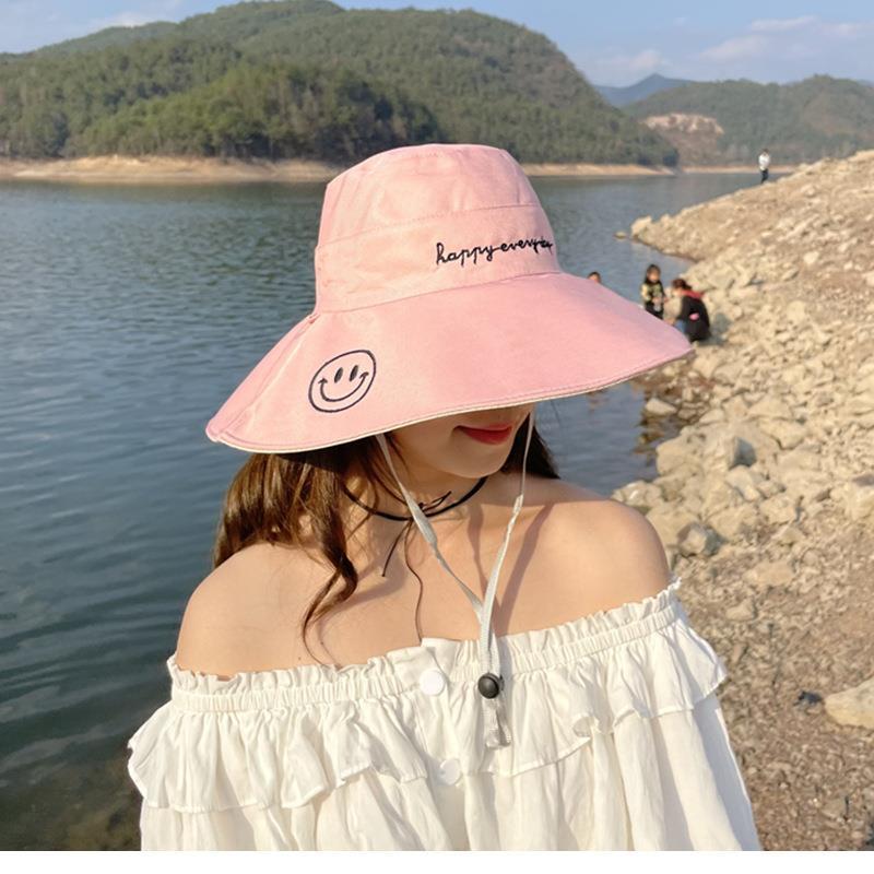 春夏の両面に漁師帽をかぶっています。|undefined