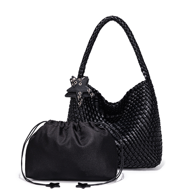 2006#작은 검정색