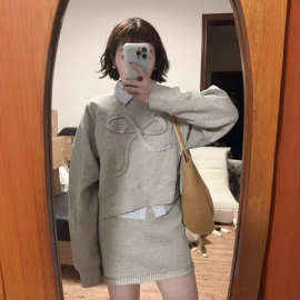 时尚套装女两件套高级感轻奢气质蝴蝶结显瘦卫衣+短款半身裙套装