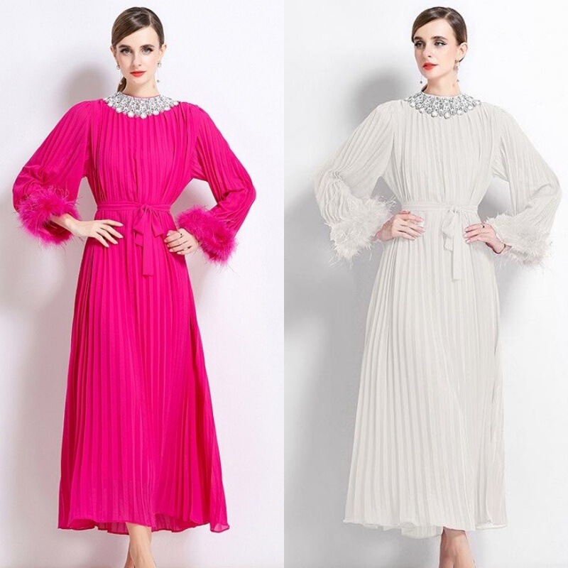 Fashionable Heavy-Duty Ostrich Feather and Rhinestone-Embellished Pleated Collar Dress, New Autumn/Winter 2025 Outerwear Long Dress Fashionable Heavy-Duty Ostrich Feather and Rhinestone-Embellished Pleated Collar Dress, New Autumn/Winter 2025 Outerwear Long Dress