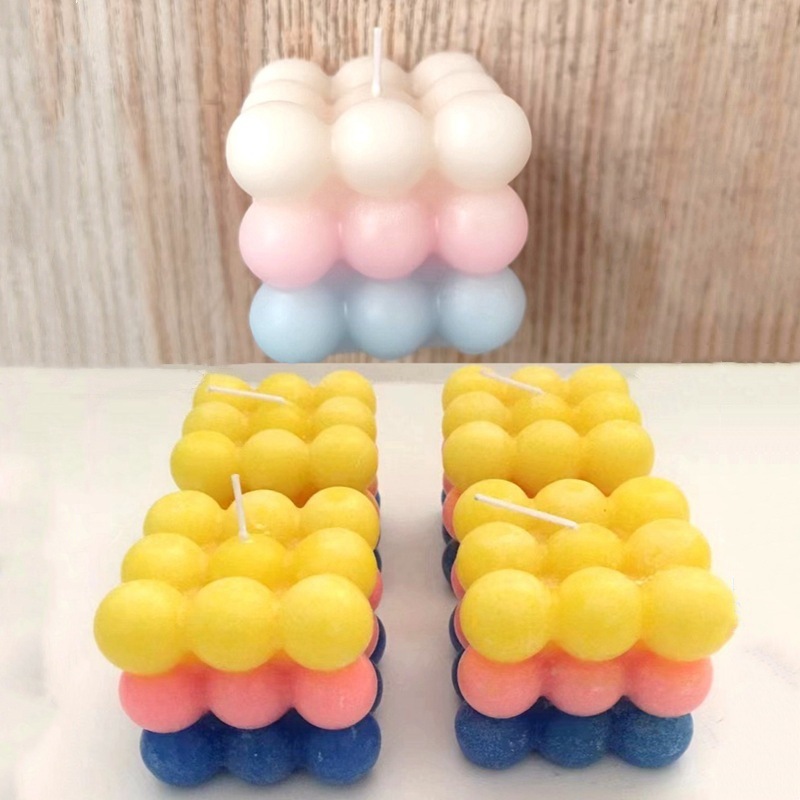 Una caja de comentarios aleatorios en el cubo de Rubik de color