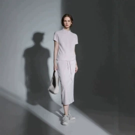 女式毛呢外套;羽绒服;休闲裤