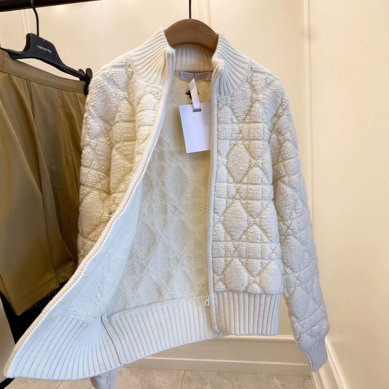 High-end 2026 Autumn/Winter thickened knitted towel fabric stand-up collar bee embroidery zipper women's cardigan jacket with diamond pattern