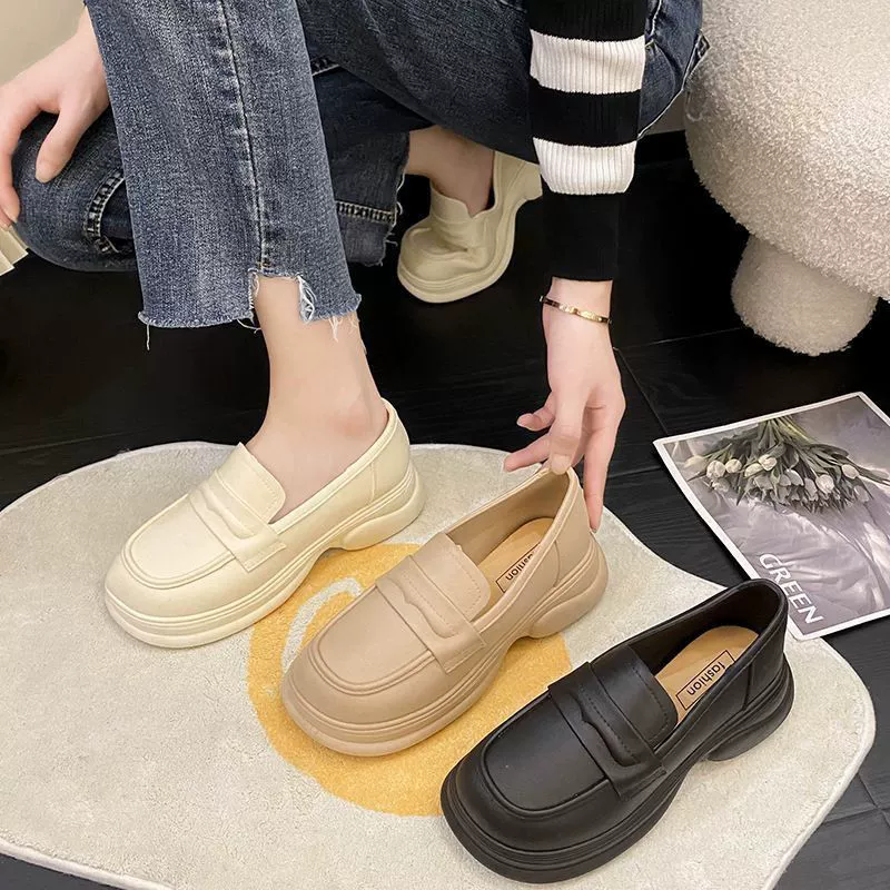 Носить женскую обувь Lefu на толстой подошве 2025 новая обувь высокого класса женская обувь увеличена Британская пластиковая противоскользящая педаль водонепроницаемая