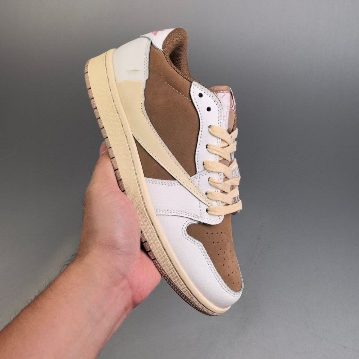 Zapatos Putian aj1 Barb relámpago de corte bajo Black Warrior Fujiwara Hirojo 1 Zapatillas deportivas de baloncesto para hombres y mujeres