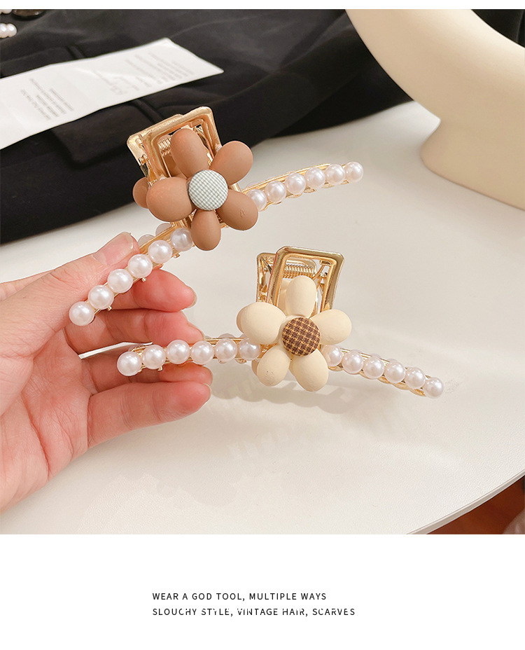 Daily Occasion Simple Style Butterfly Alloy Resin Hair Claws 1 Piece