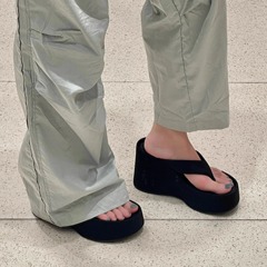 小柄な女性のための厚底ビーチサンダル 2025 新しいアウターウェアビーチサンダルプラットフォームウェッジサンダル S サイズ 3332
