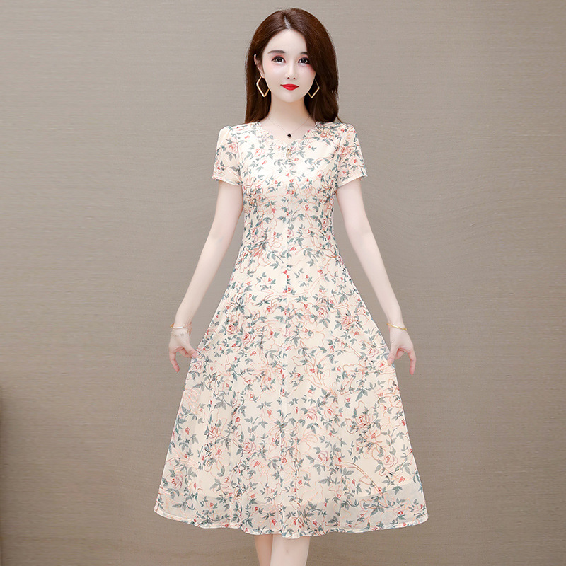 Long fashionable shiffon skirt