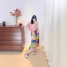三宅褶皱印花百褶裙夏季新款小众高级感显瘦高通勤显瘦小猫半身裙