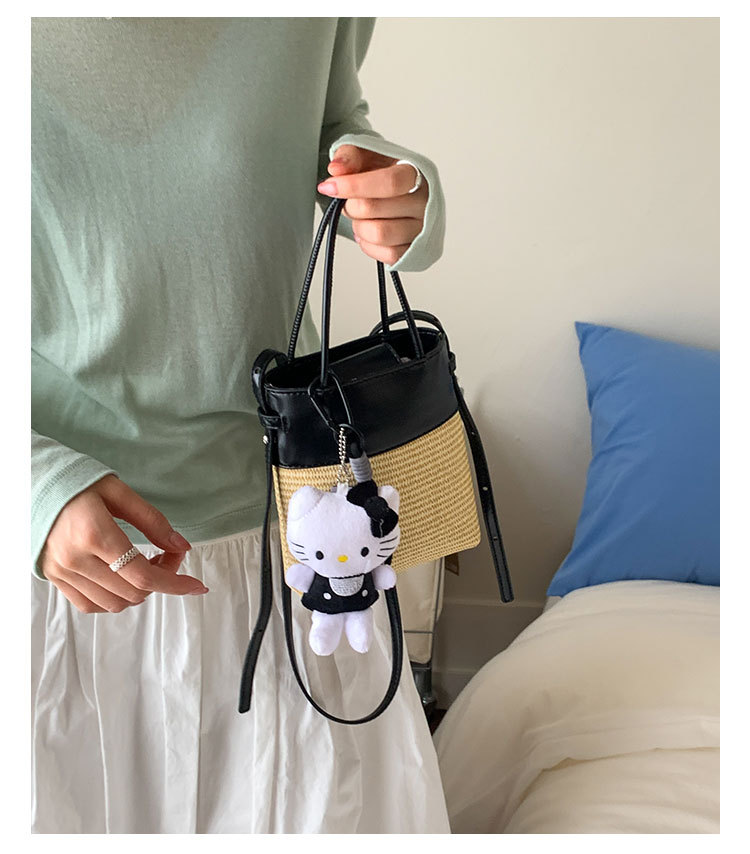 Korean style simple and fashionable woven mobile phone bag for women 2025 summer new seaside vacation crossbody straw woven bucket bag undefined