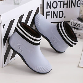 女式雨鞋;男式雨鞋;平底拖鞋