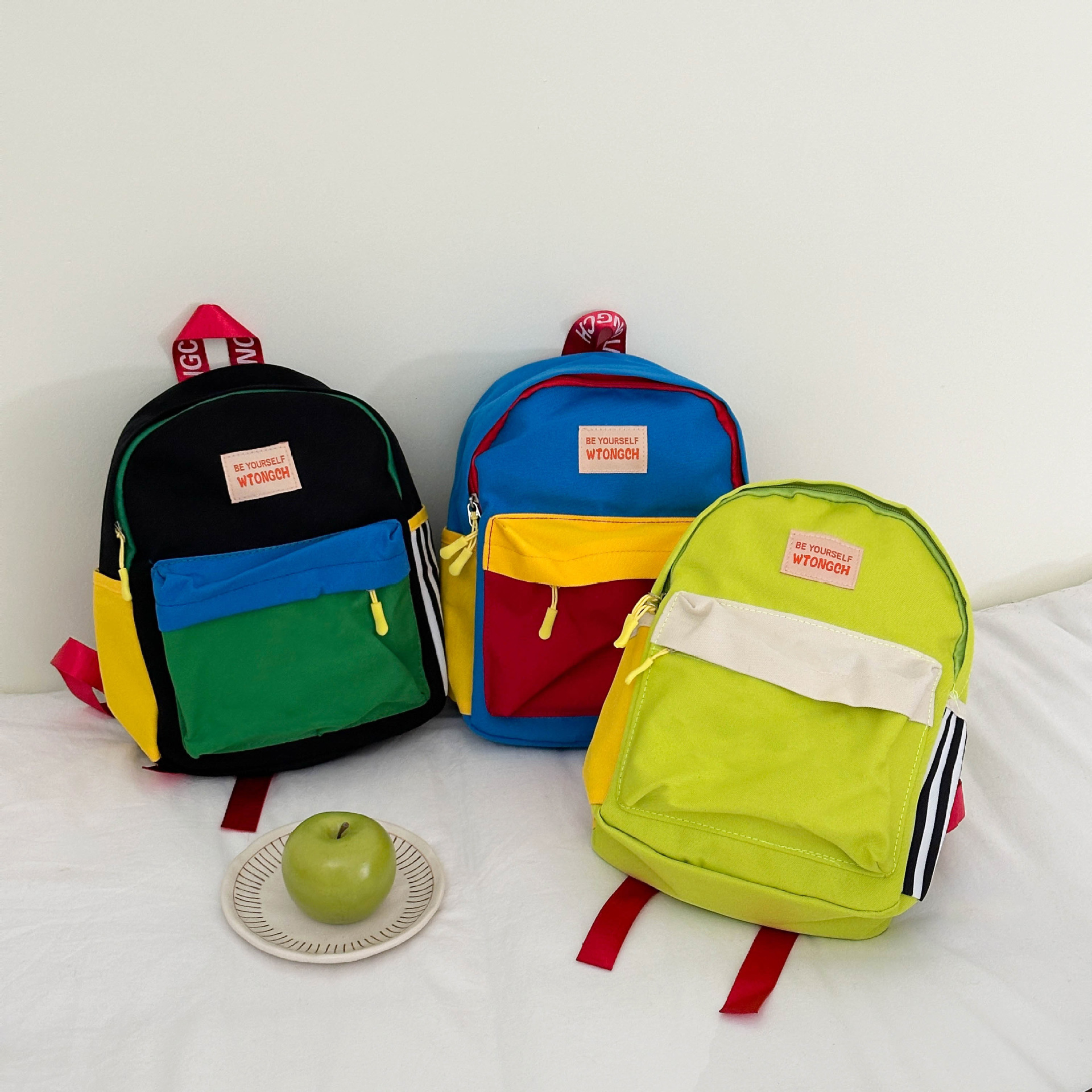 Inswind Kindergarten New Kids Light Color Collapse Mochila pequeña mochila de lona para niños para niños y niñas