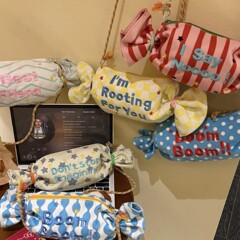 2025 新しい通勤レッドキャンディバッグ甘い刺繍ショルダーバッグ調節可能なカラフルなクロスボディバッグ