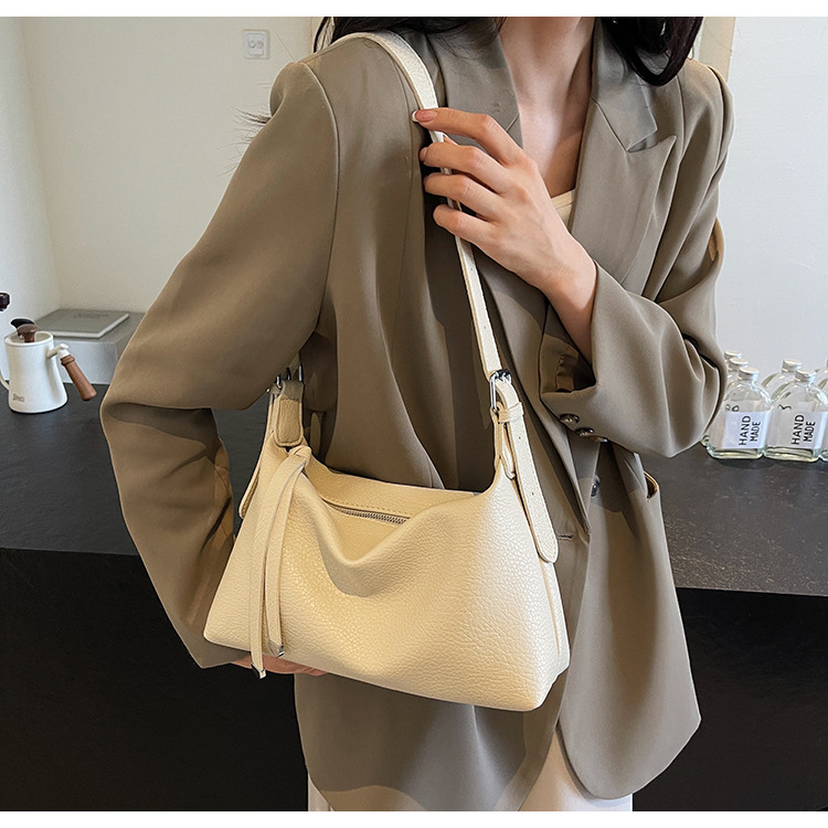 High quality texture large capacity 2024 summer new item niche design pillow fashionable versatile single shoulder_voghion.com