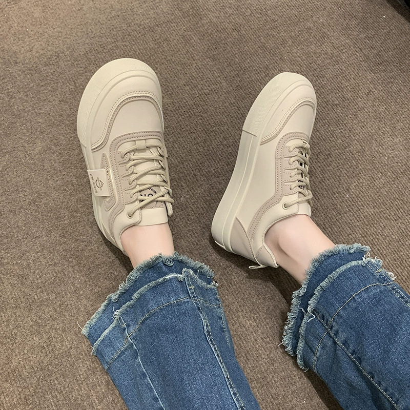 Новые повседневные кроссовки 2024 Женская обувь с толстой подошвы износостойкие студенты дышащие тренды маленькие белые туфли корейская версия